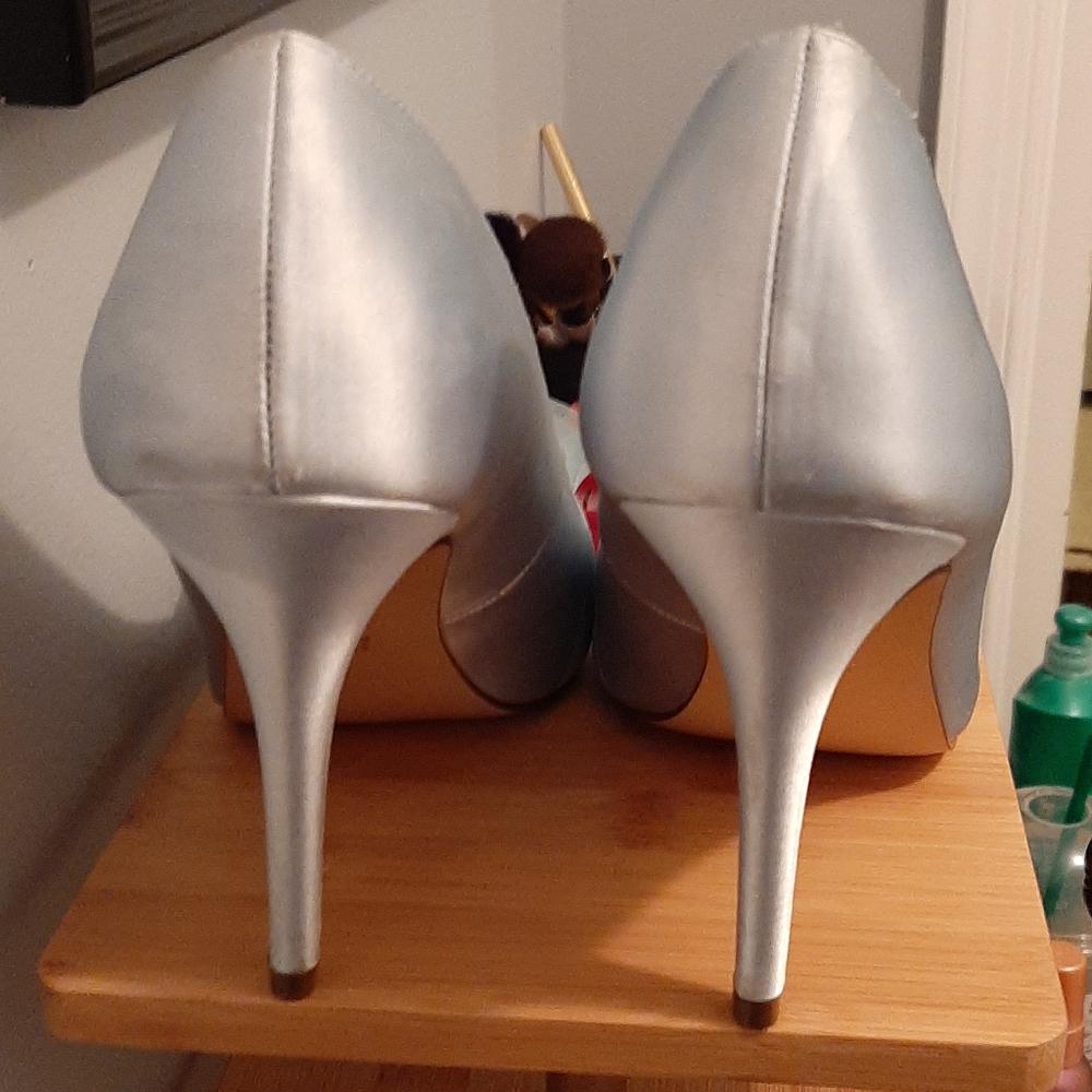 Heels - Picture 4 of 5